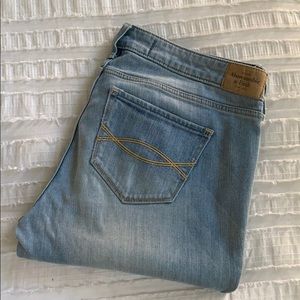 Abercrombie & Fitch Jeans - Size 8